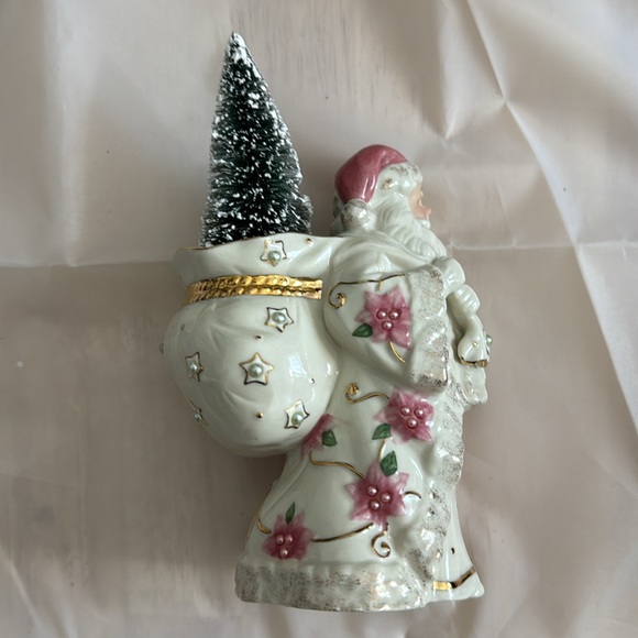 Lenox Santa Figurine “Petals and Pearls” - Picture 2 of 5